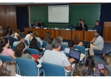 Palestra do Prof. Pedro Dallari, no auditório B6. Fotógrafo Antônio Albuquerque. Acervo Núcleo de Memória.