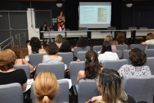 Palestra da Profa. Gisele Barreto da Cruz, no auditório Padre Anchieta. Fotógrafo Antônio Albuquerque.