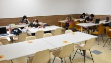 Espaços delimitados na sala de estudos. Fotógrafo Antônio Albuquerque.