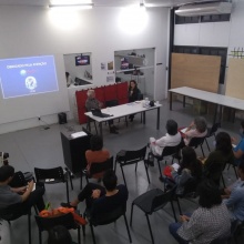 Palestra do Prof. Paulo Menezes, coordenador do Laboratório de Cartografia, do Departamento de Geografia da UFRJ, em 11/09/2018. Fonte: Instagram Departamento de Arquitetura e Urbanismo.