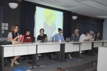 Lançamento do Mestrado em Arquitetura, no Auditório Padre Anchieta. Na mesa diversos professores da Pós-Graduação. Fotógrafo Antônio Albuquerque. Acervo do Núcleo de Memória.