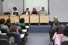 Mesa de debatedores, com a presença na plateia do prof. Roberto DaMatta. Fotógrafo Antônio Albuquerque.