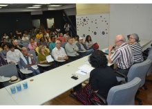 Palestra do Prof. José Murilo de Carvalho, no Auditório Padre Anchieta. Fotógrafo Antônio Albuquerque. Acervo Núcleo de Memória.