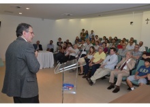 Palestra do Prof. Marco Antonio Casanova, no Espaço Luiz de Castro Martins. Fotógrafo Antônio Albuquerque. Acervo Núcleo de Memória.