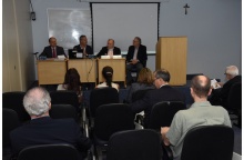 Mesa de abertura do evento, realizado no Auditório B8. Fotógrafo Antônio Albuquerque. Acervo Núcleo de Memória.