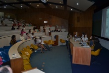 Um dos encontros no Auditório do RDC. Fotógrafo Antônio Albuquerque. Acervo do Núcleo de Memória.