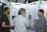 Igor Valamiel, o Vice-Reitor Acadêmico Prof. José Ricardo Bergman e Reinan Ramos na apresentação dos pôsteres. 2013. Fotógrafo Antônio Albuquerque. Acervo Núcleo de Memória.