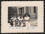 Uma das fotos, em frente ao palacete Joppert, 1954. Fotógrafo desconhecido.